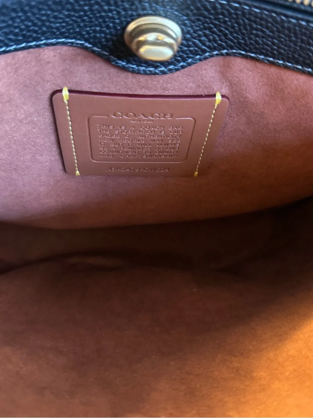 NWOT Coach Leather Bucket Shoulder Bag - Black